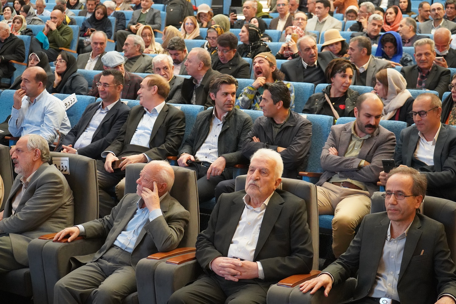 رونمایی از کتاب «آستان شمس تبریزی» و تثبیت خوی بهعنوان دارالقرار شمس تبریزی