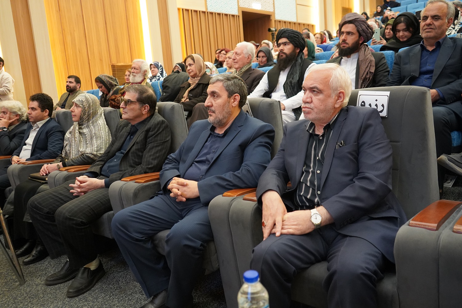 رونمایی از کتاب «آستان شمس تبریزی» و تثبیت خوی بهعنوان دارالقرار شمس تبریزی