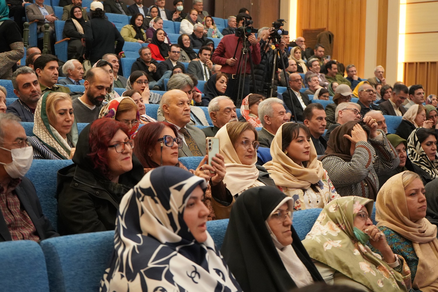 رونمایی از کتاب «آستان شمس تبریزی» و تثبیت خوی بهعنوان دارالقرار شمس تبریزی