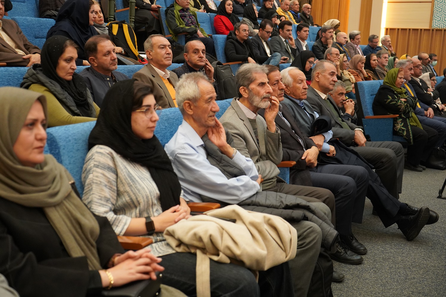 رونمایی از کتاب «آستان شمس تبریزی» و تثبیت خوی بهعنوان دارالقرار شمس تبریزی