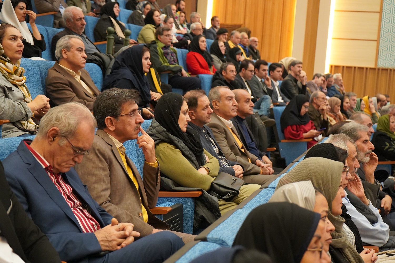 رونمایی از کتاب «آستان شمس تبریزی» و تثبیت خوی بهعنوان دارالقرار شمس تبریزی