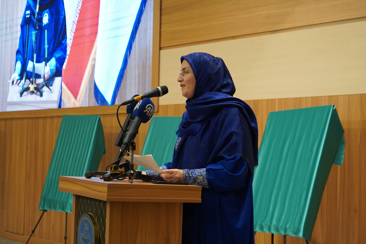 رونمایی از کتاب «آستان شمس تبریزی» و تثبیت خوی بهعنوان دارالقرار شمس تبریزی