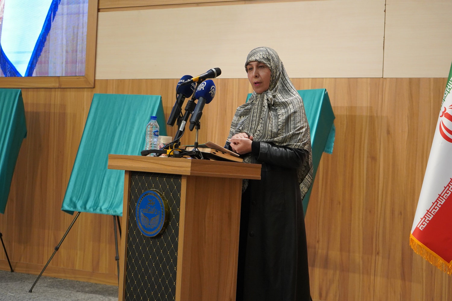 رونمایی از کتاب «آستان شمس تبریزی» و تثبیت خوی بهعنوان دارالقرار شمس تبریزی